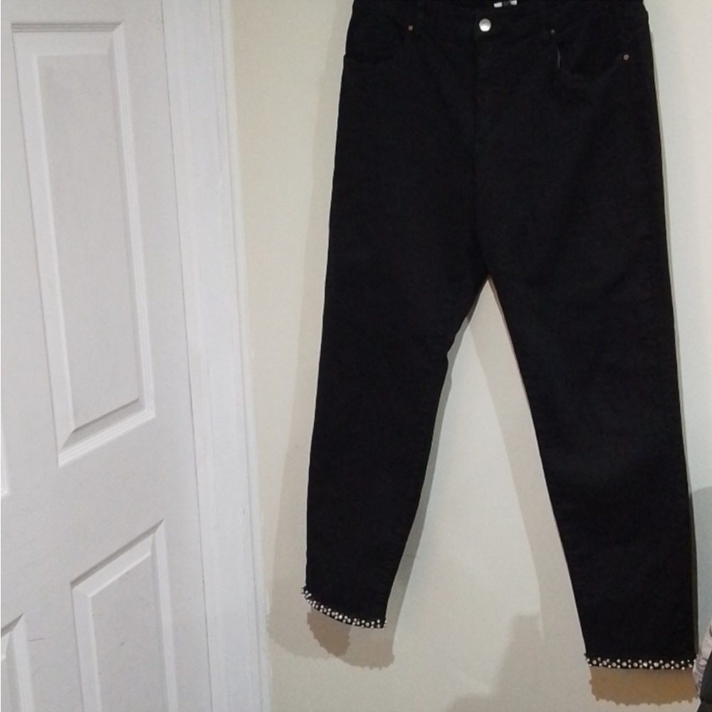 💐Frank Lyman XL black jeans with faux pearl and clear gem ends